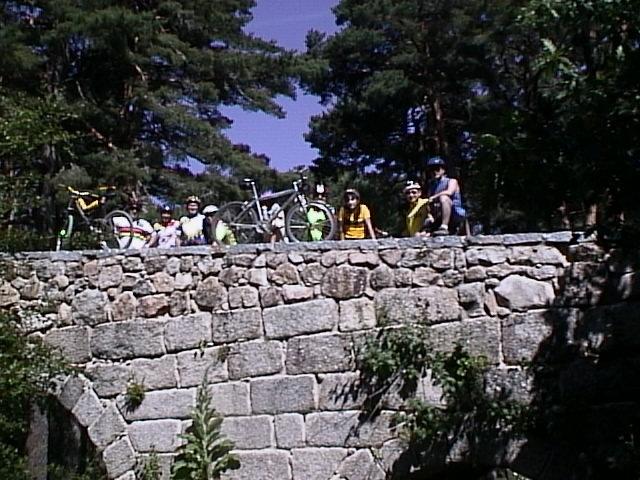 puenteasno0.jpg (76962 bytes)